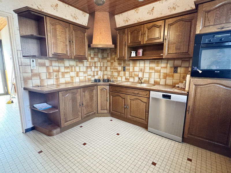 Maison - 92 m² - 6 pièces