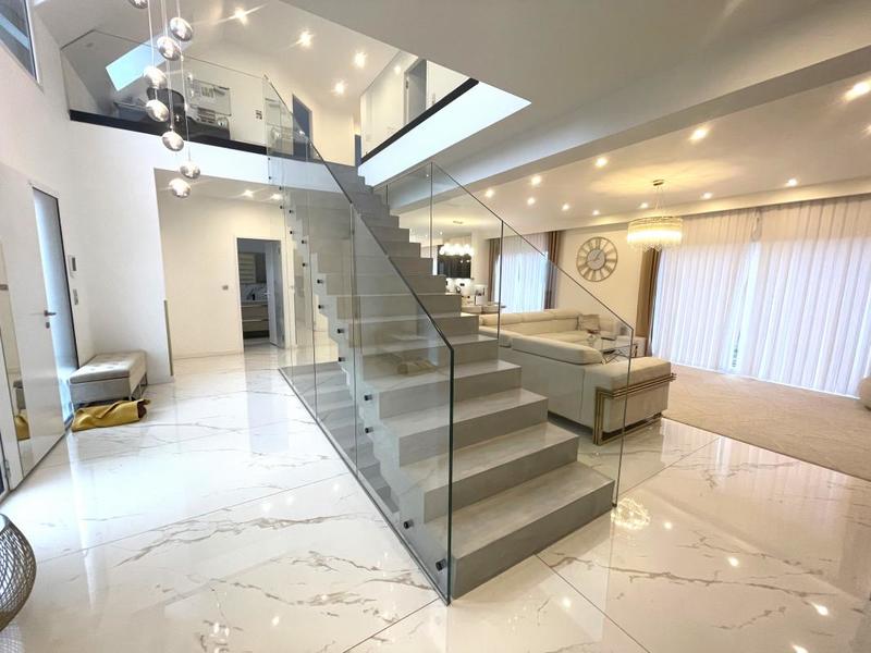 Maison ancienne - 259 m² - 8 pièces