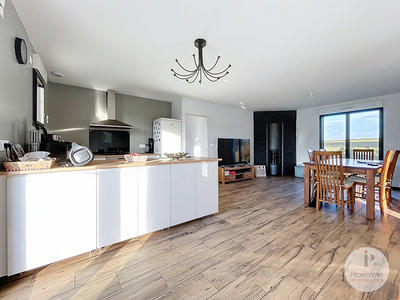 Maison - 92 m² - 5 pièces