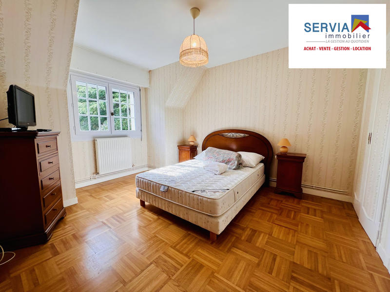 Maison - 316 m² - 12 pièces