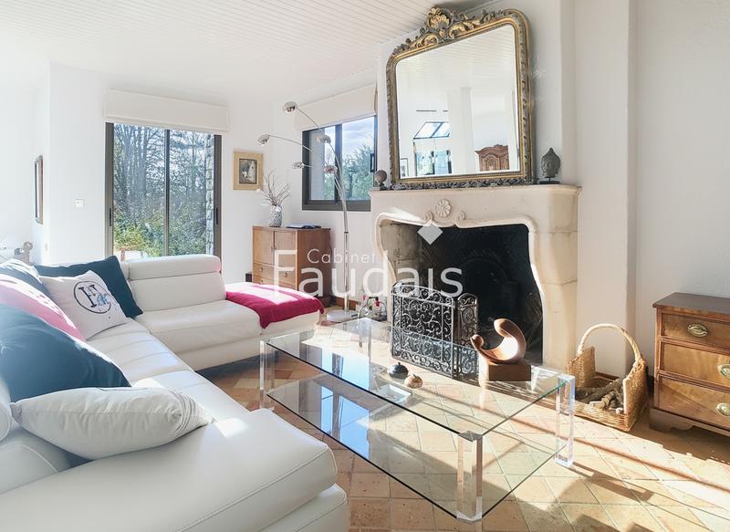 Maison - 300 m² - 7 pièces