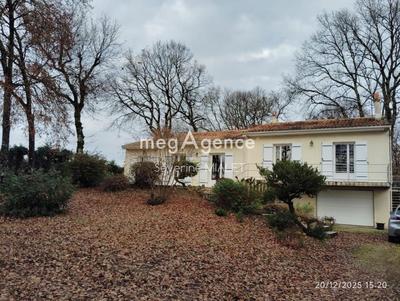 Maison - 140 m² - 5 pièces