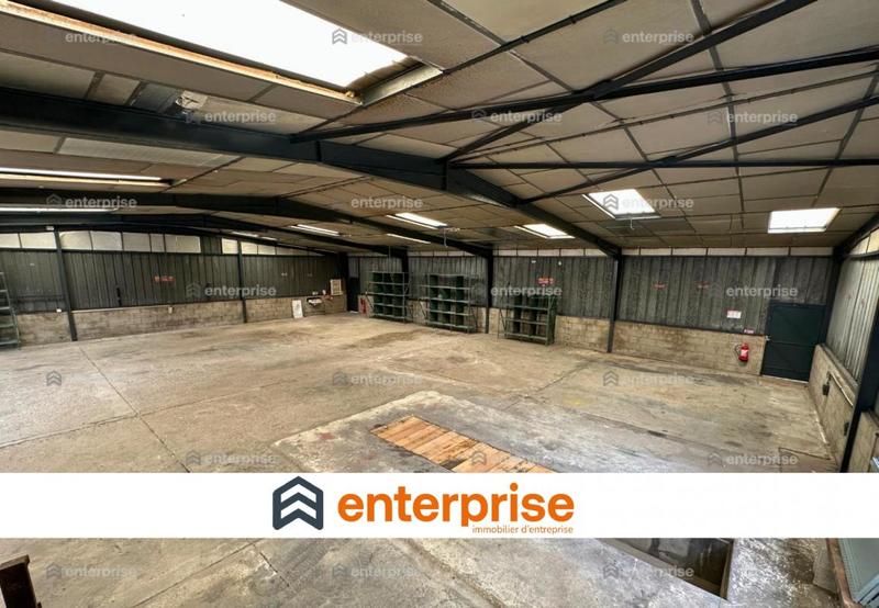 Local d'activité / Entrepôt - 380 m²