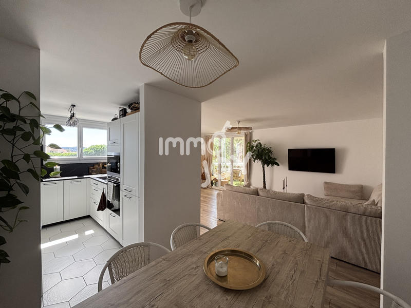 Appartement - 70 m² - 3 pièces