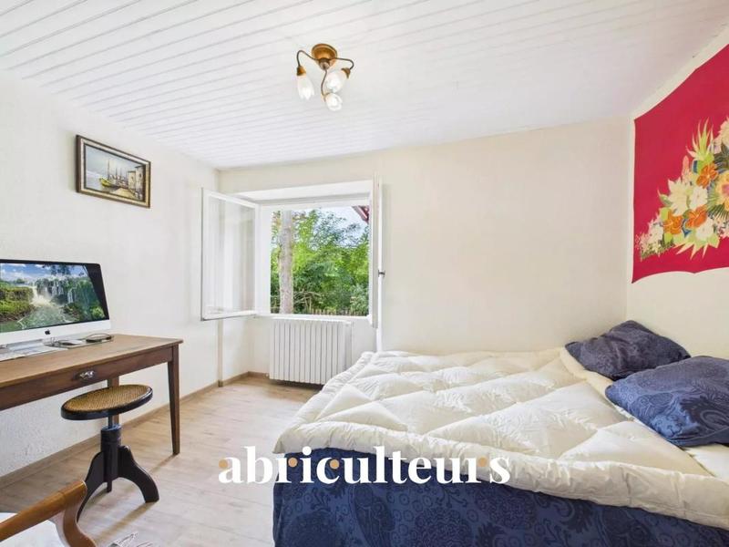 Propriété - 235 m² - 8 pièces