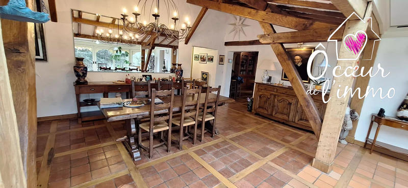 Maison - 309 m² - 9 pièces