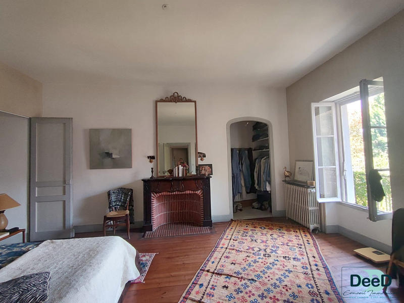 Maison - 366 m² - 9 pièces