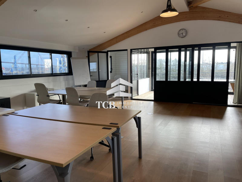 Bureau - 152 m²