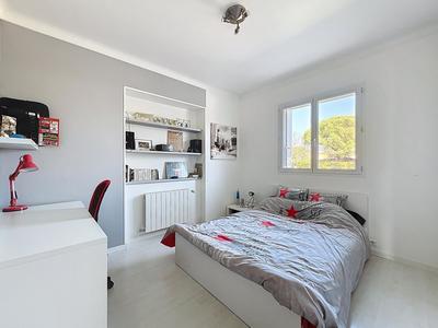 Maison - 180 m² - 6 pièces