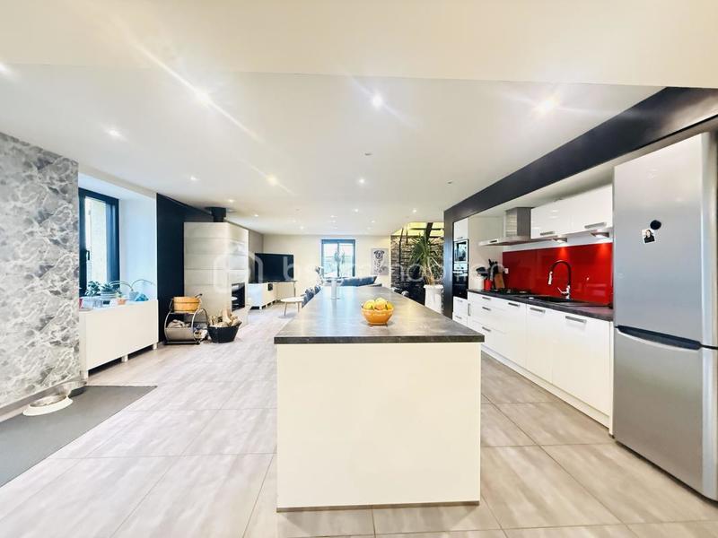 Longère - 296 m² - 6 pièces