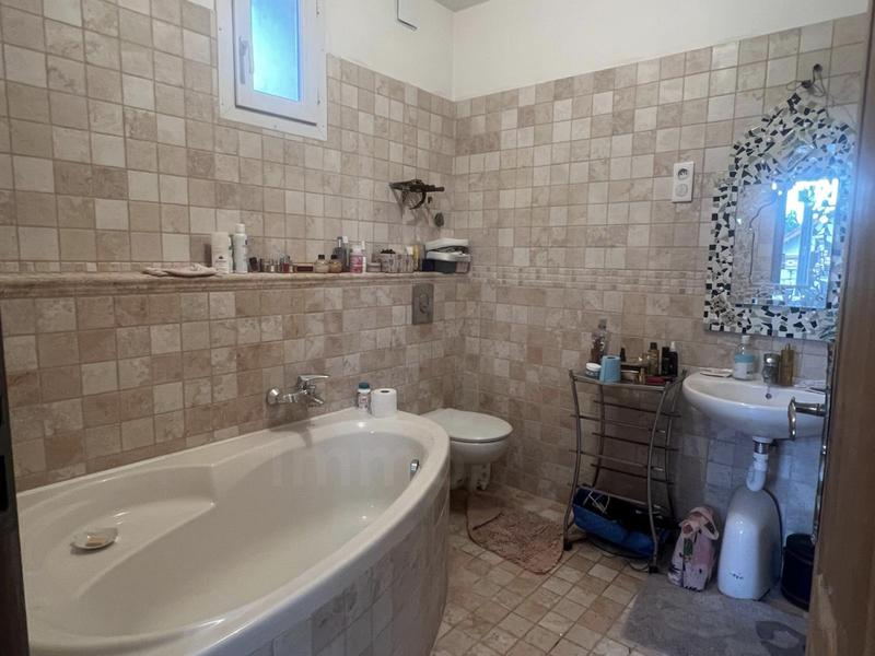 Maison - 232 m² - 8 pièces