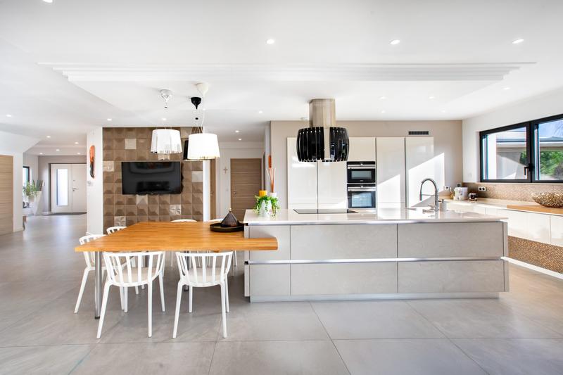 Villa - 318 m² - 9 pièces