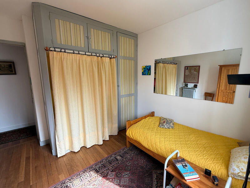 Maison - 225 m² - 10 pièces