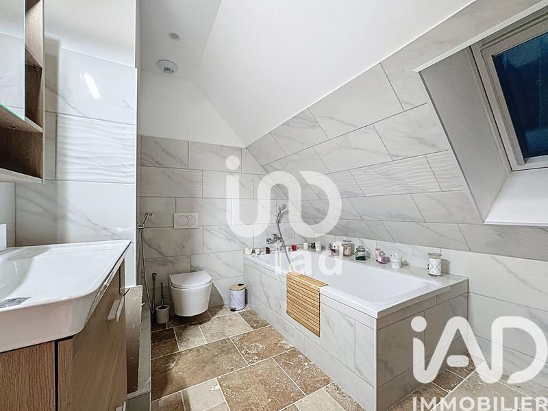 Maison - 95 m² - 5 pièces