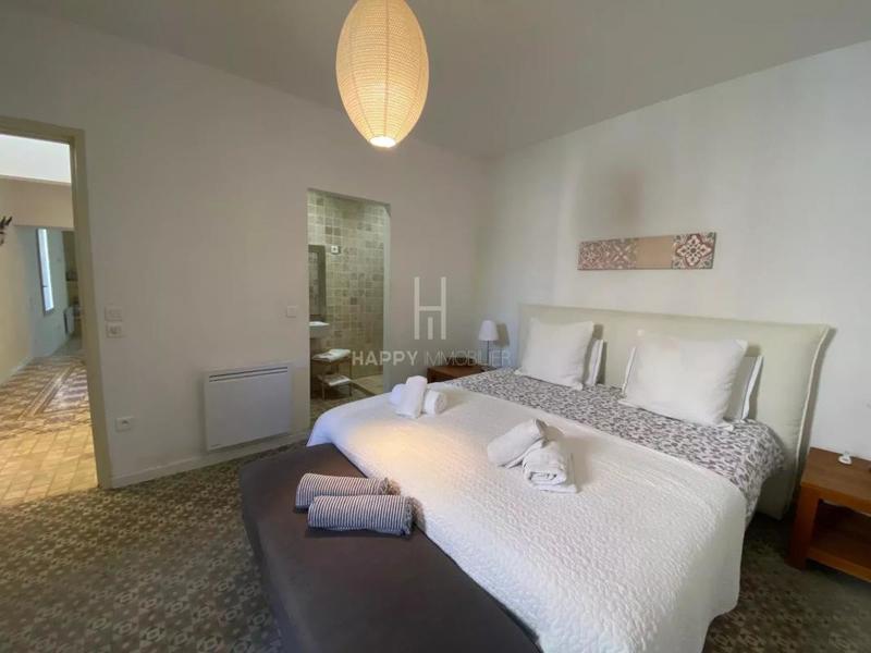 Mas - 242 m² - 8 pièces