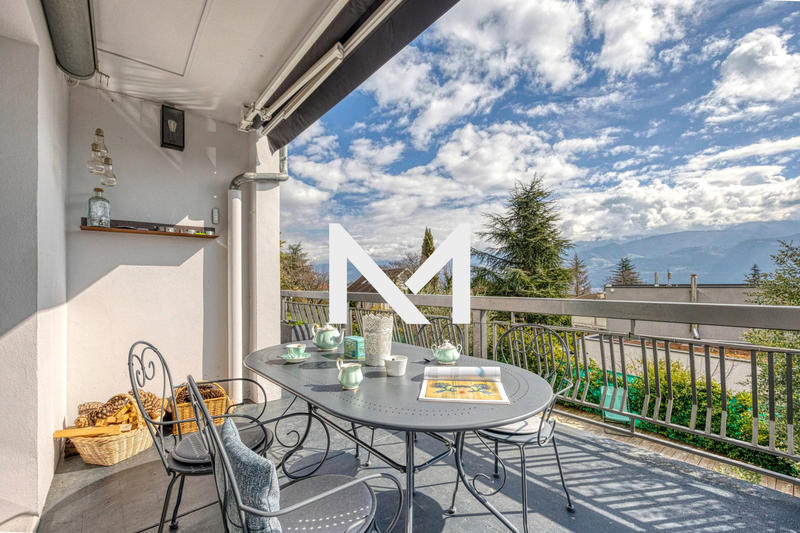 Maison - 229 m² - 7 pièces