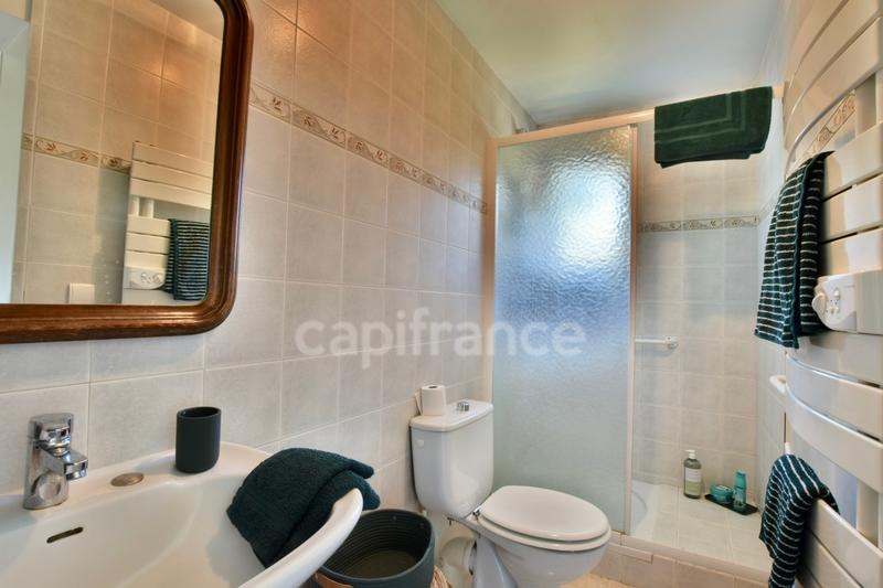 Maison - 227 m² - 8 pièces