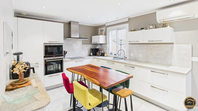 Maison traditionnelle - 100 m² - 5 pièces