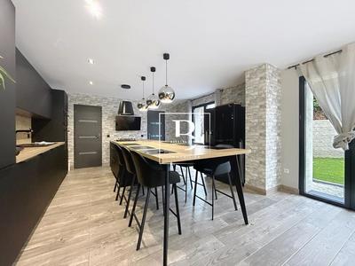 Maison - 98 m² - 3 pièces