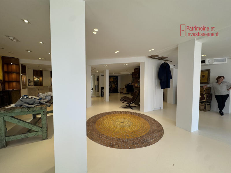 Fonds de commerce - Local commercial - 117 m²