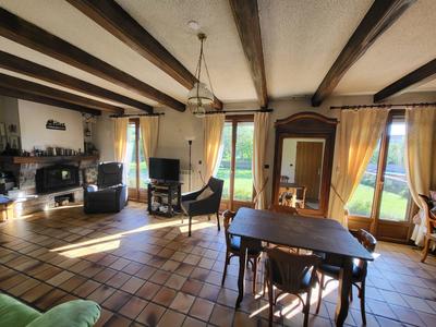 Maison - 210 m² - 7 pièces