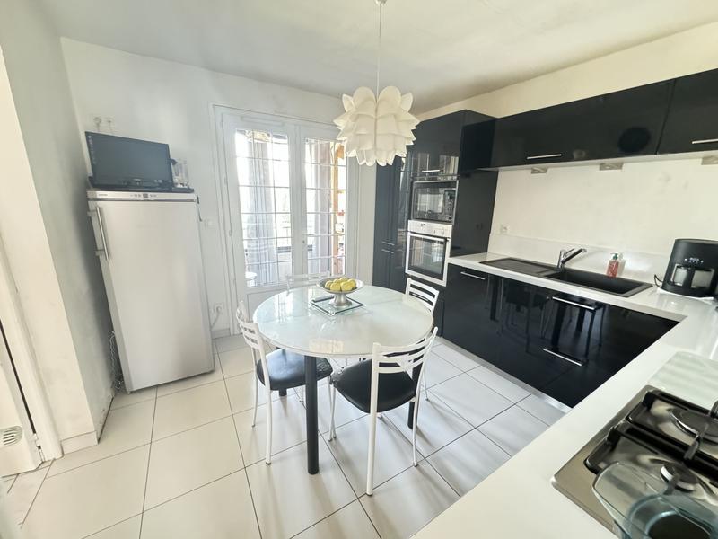 Villa - 217 m² - 8 pièces