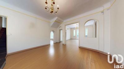 Maison - 211 m² - 7 pièces