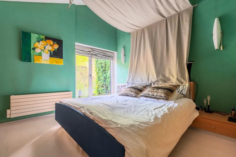 Maison - 200 m² - 9 pièces