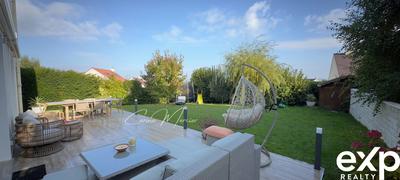 Maison - 212 m² - 8 pièces