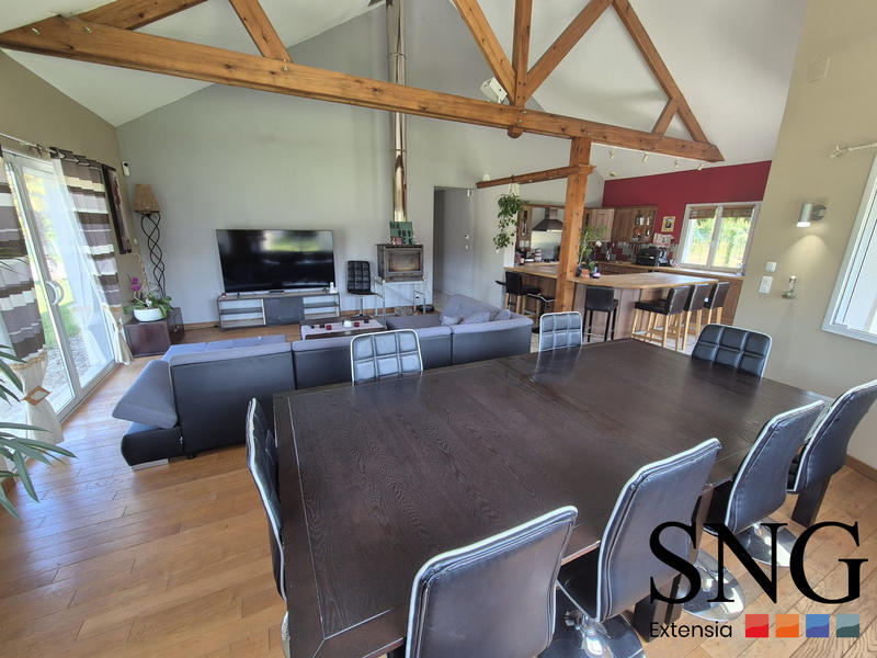 Maison - 177 m² - 8 pièces