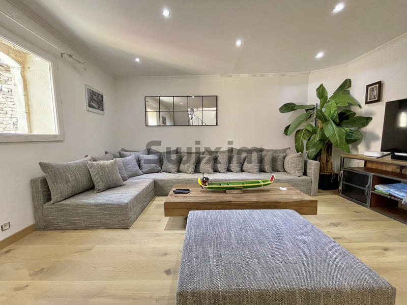 Maison de village - 250 m² - 7 pièces