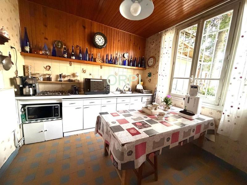 Maison - 221 m² - 5 pièces