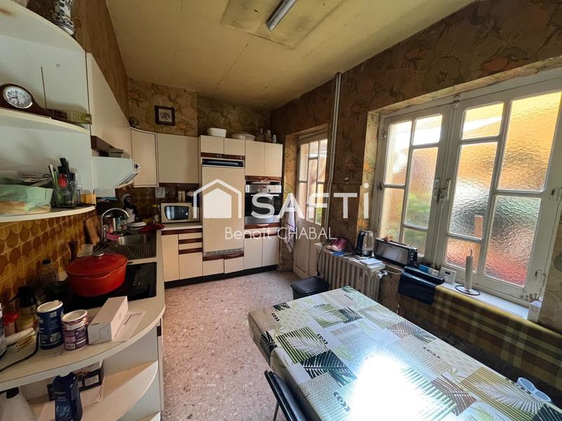 Maison - 349 m² - 12 pièces