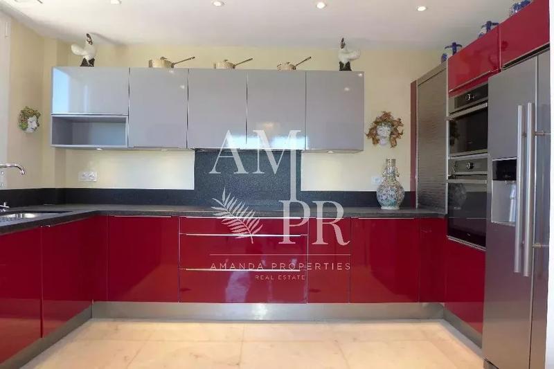 Appartement villa - 137 m² - 6 pièces