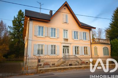 Maison - 375 m² - 11 pièces