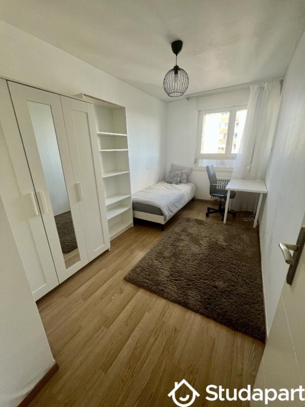 Chambre - 11 m² - 1 pièce