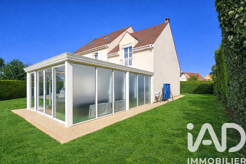 Maison - 219 m² - 8 pièces
