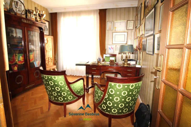 Maison - 164 m² - 9 pièces