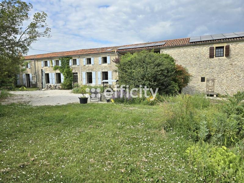 Maison - 237 m² - 8 pièces