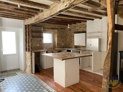 Maison - 95 m² - 4 pièces