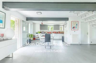 Maison - 185 m² - 8 pièces