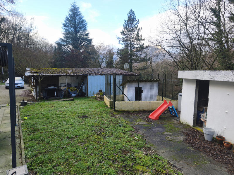 Propriété - 245 m² - 22 pièces