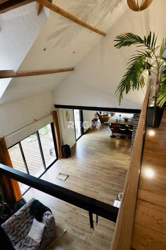 Maison - 310 m² - 8 pièces