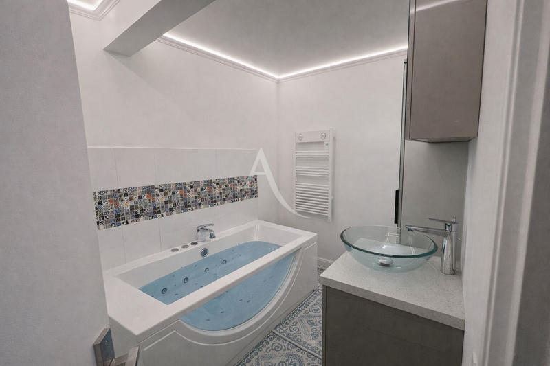 Appartement - 90 m² - 3 pièces