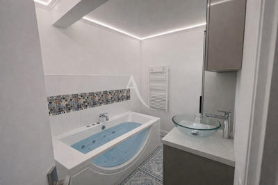 Appartement - 90 m² - 3 pièces