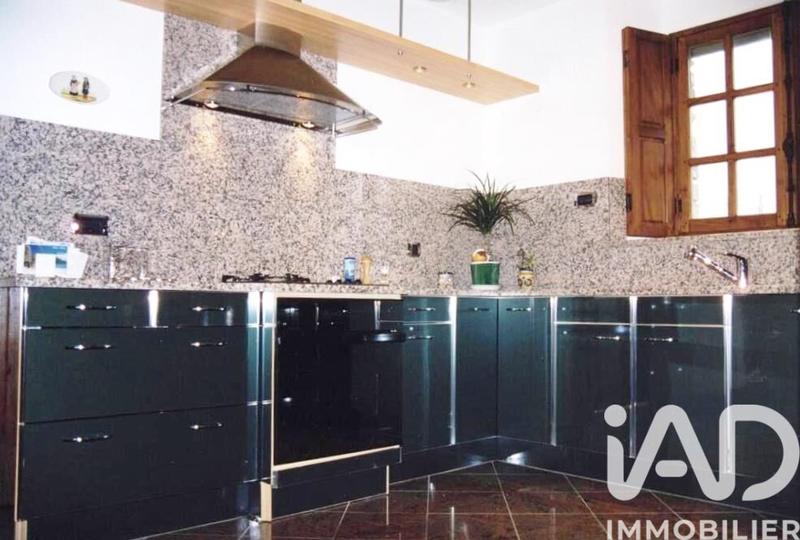 Maison - 260 m² - 10 pièces