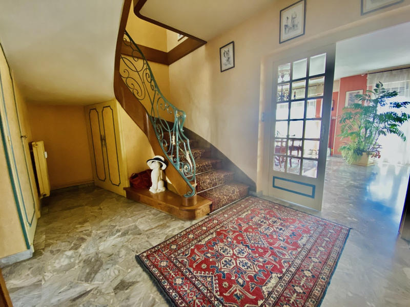 Appartement - 168 m² - 6 pièces