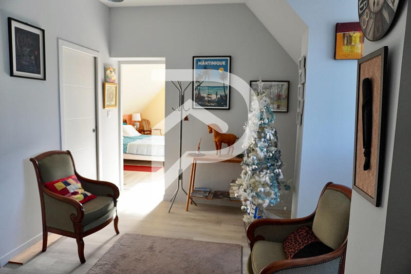 Maison - 181 m² - 7 pièces