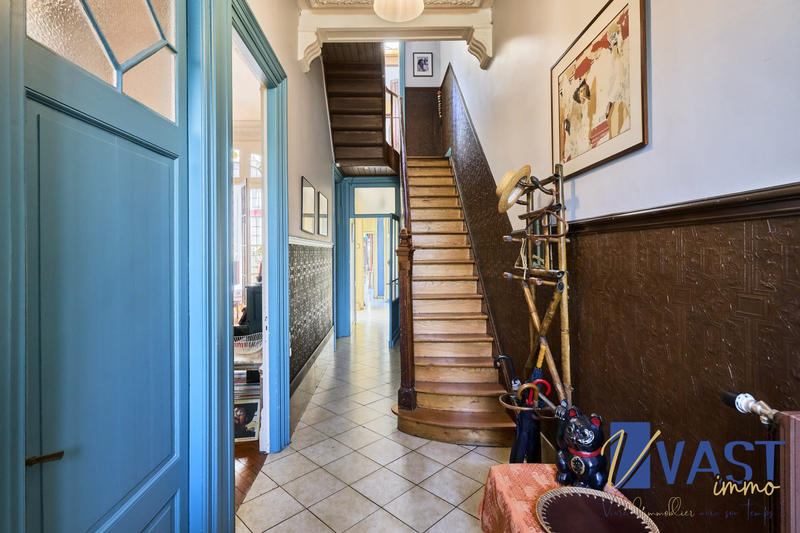 Maison ancienne - 250 m² - 8 pièces