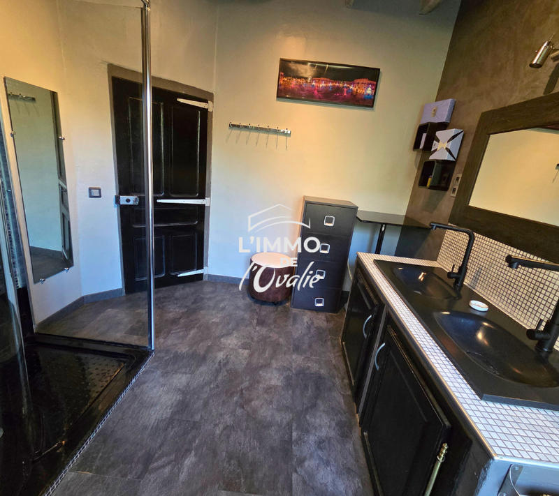 Maison - 230 m² - 8 pièces